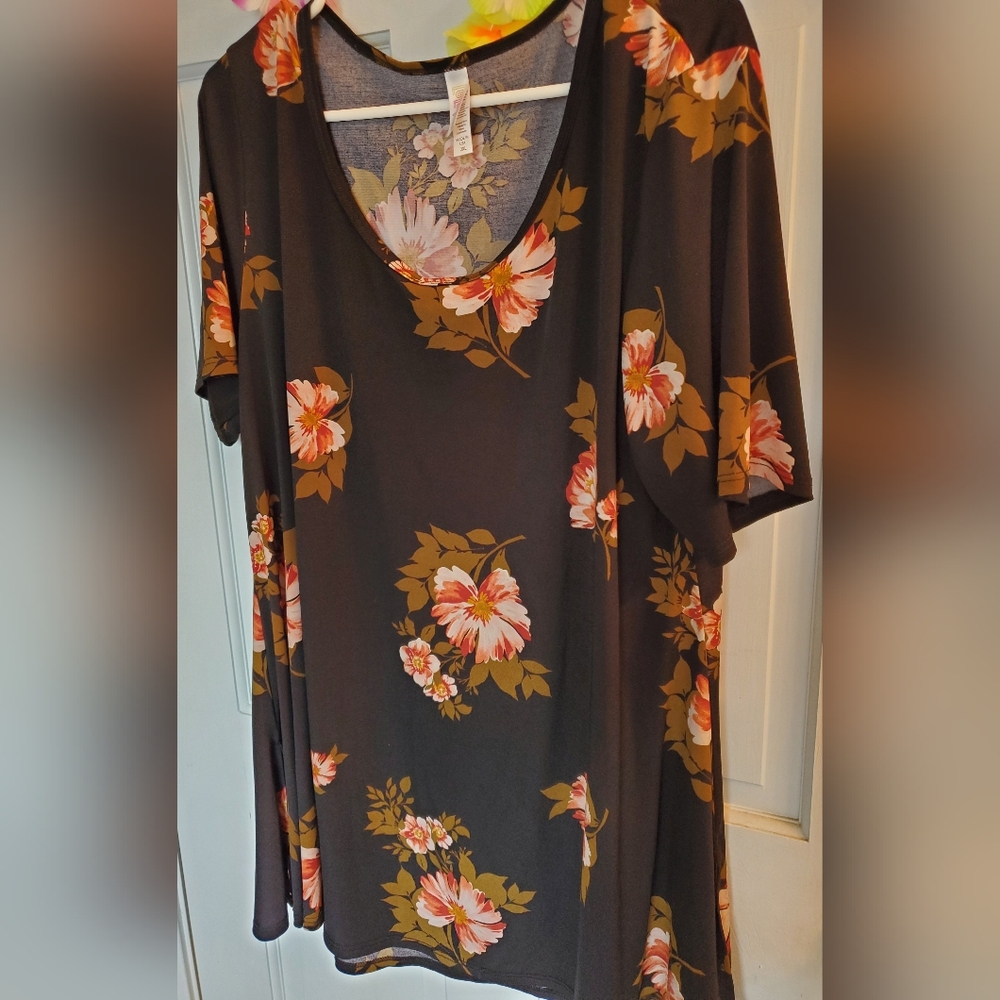 LulaRoe Shirt